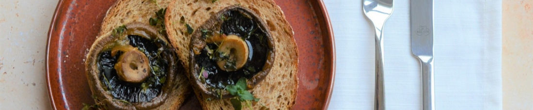 Breakfast Mushrooms with Thyme & Sourdough Toast – Season Herbs